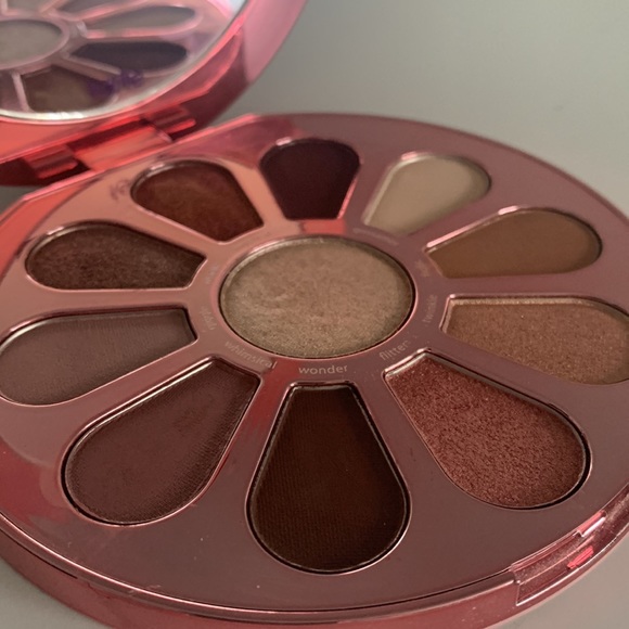ON HOLD Limited Edition Tarte Love Trust & Fairy Dust Palette - Picture 4 of 4